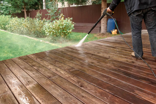 Best Pool Deck Cleaning  in Waawa, HI